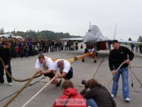Двоє іванофранківців потягнули винищувач МіГ-29